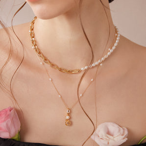 Freshwater Pearl Gold Pendant - Carnation