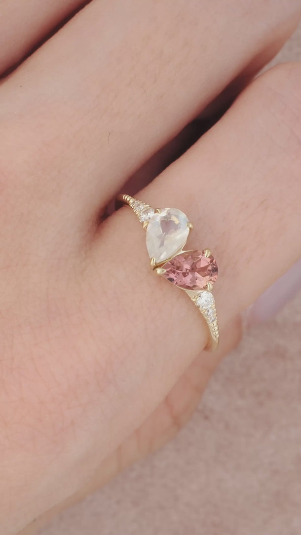 14K Yellow Gold Heart Shaped Ring -  Toi et Moi